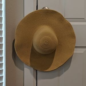 Sun hat with wire brim